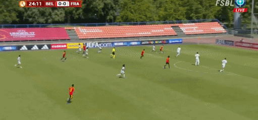 足球比分-半场：U17比利时1-0法国U17，德里森助攻贾登-塞克破门